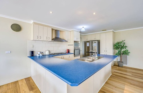 Corio House | StayAU Comfortable House w/Pool Table & Backyard