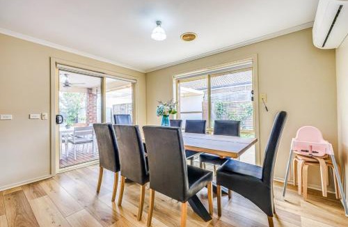 Corio House | StayAU Two-story Comfortable House Pool Table