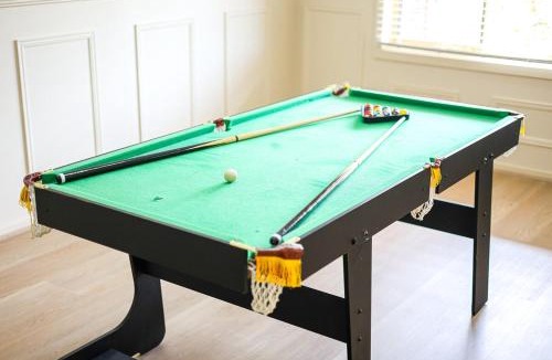 Corio House | StayAU Two-story Comfortable House Pool Table
