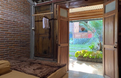Bangunjiwo House | StayBareng di Kasongan