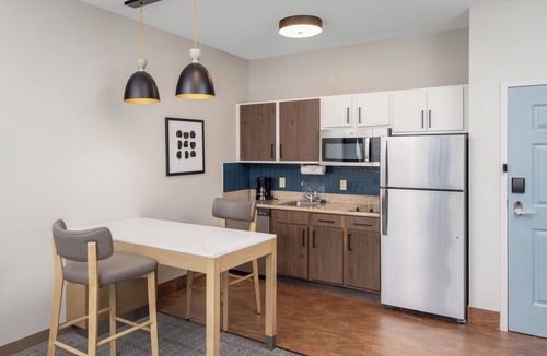 Rogers Hotel | Staybridge Suites Bentonville-Rogers by IHG