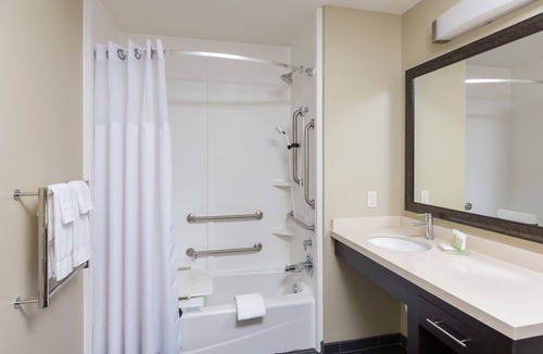 Canton Hotel | Staybridge Suites Canton by IHG