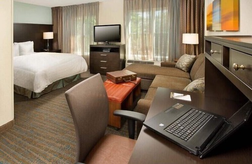 Glenview Hotel | Staybridge Suites Chicago - Glenview by IHG