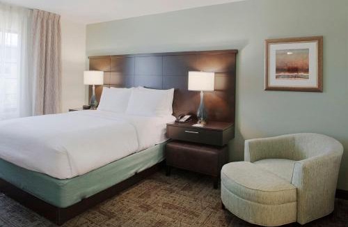 Fayetteville Hotel | Staybridge Suites Fayetteville by IHG