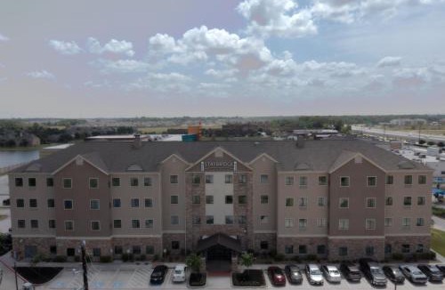 Humble Hotel | Staybridge Suites Houston - Humble Beltway 8 E by IHG