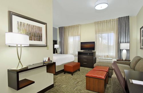 Braeswood Place Hotel | Staybridge Suites Houston - Medical Center by IHG