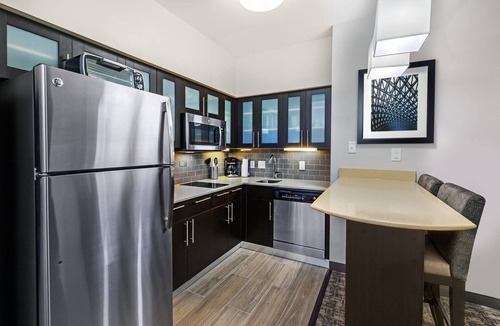 Humble Hotel | Staybridge Suites IAH Airport East by IHG