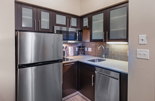Humble Hotel | Staybridge Suites IAH Airport East by IHG