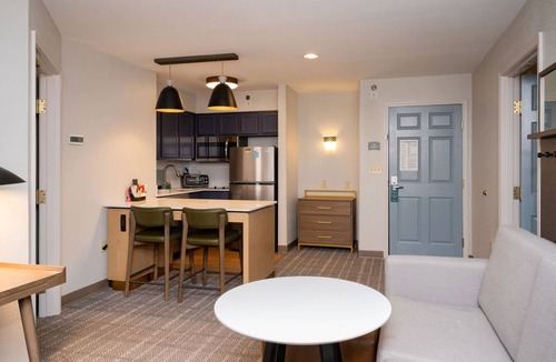 Tougaloo Hotel | Staybridge Suites Jackson by IHG