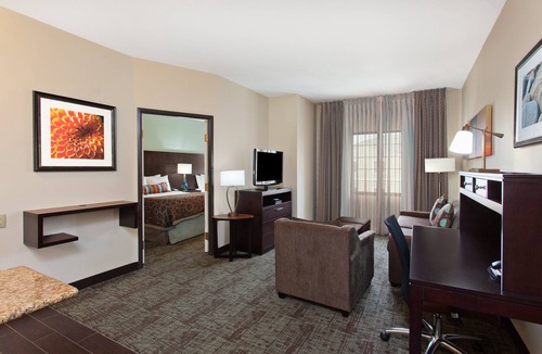Lake Forest Hotel | Staybridge Suites Lake Forest by IHG