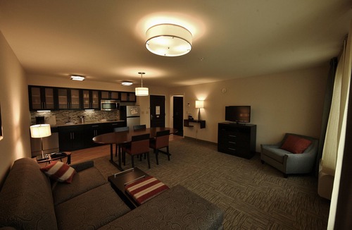 Liverpool Hotel | Staybridge Suites Liverpool Syracuse by IHG