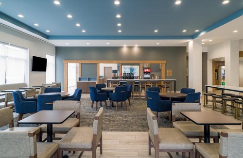 Fairgrounds Hotel | Staybridge Suites - Louisville - Expo Center by IHG