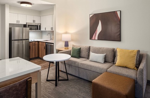 West Bloomington Hotel | Staybridge Suites Minneapolis-Bloomington by IHG