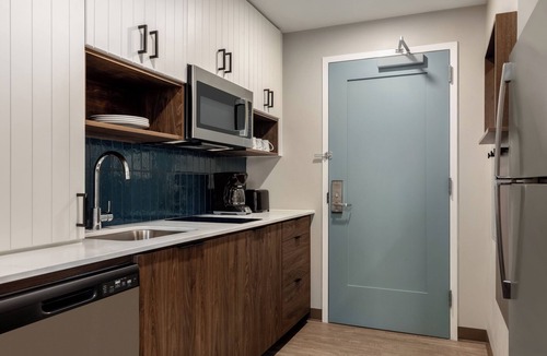 Norfolk - Virginia Beach Hotel | Staybridge Suites Norfolk Airport by IHG