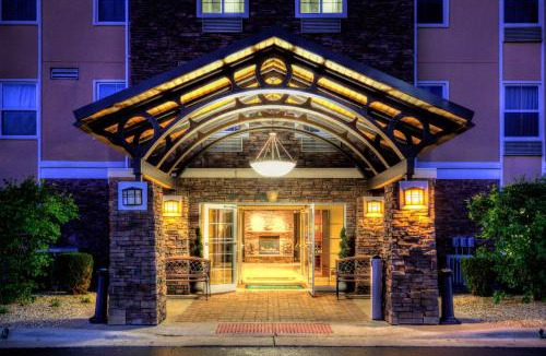 Rockford Hotel | Staybridge Suites Rockford by IHG