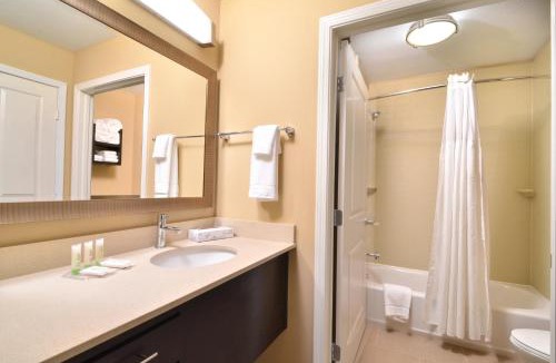 Tomball Hotel | Staybridge Suites Tomball by IHG