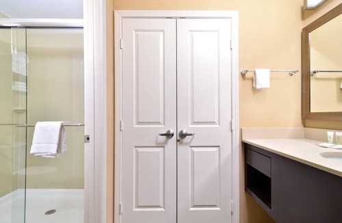 Tomball Hotel | Staybridge Suites Tomball - Spring Area by IHG