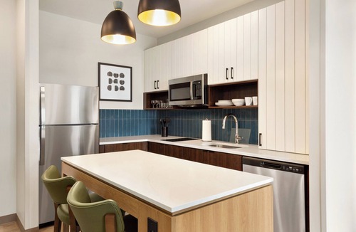 Etobicoke Hotel | Staybridge Suites Toronto Airport East by IHG