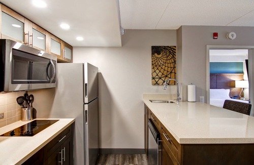 Vaughan Hotel | Staybridge Suites Toronto - Vaughan South by IHG