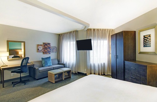 Vaughan Hotel | Staybridge Suites Toronto - Vaughan South by IHG