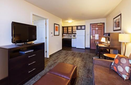 South Tulsa Hotel | Staybridge Suites Tulsa-Woodland Hills by IHG