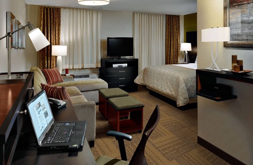 College Station Hotel | Staybridge Suites College Station by IHG
