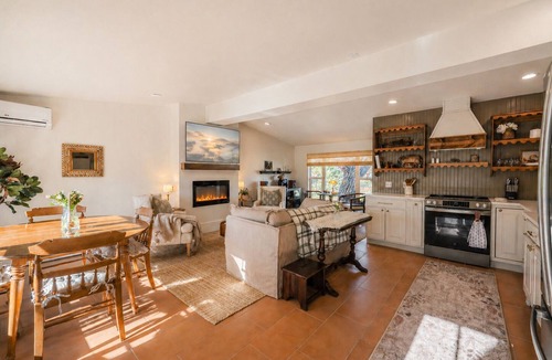 Red Butte House | StayCasper Hot Tub + Mnt Views+Private Lot