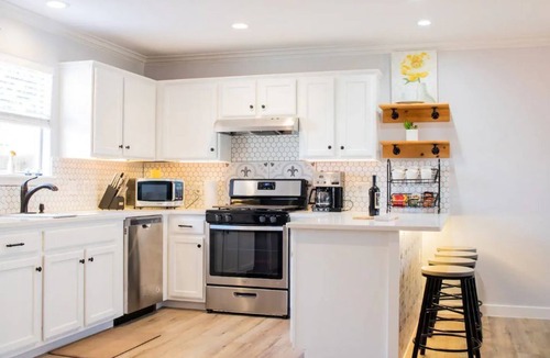 Sweetbriar House | Staycation House | Modern and Spacious