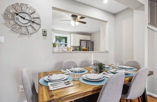 Del Ray House | Staycation in Del Rey 10 min to DC Firepit Crib