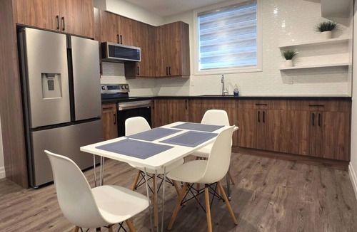 London House | Staycation Presidential Apartment- Free Parking