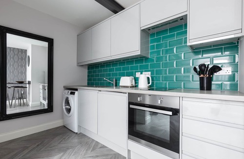 Heybridge Apartment | Staycations Maldon Suites