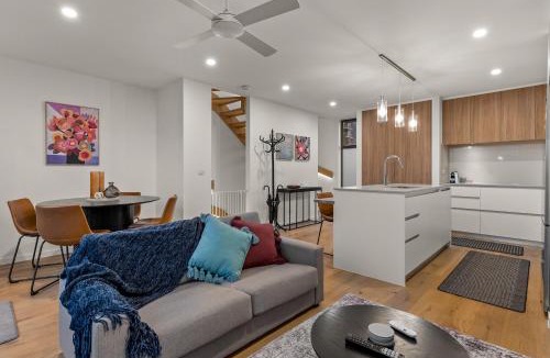 Brunswick Apartment | StayCentral - Brunswick Central Townhouse