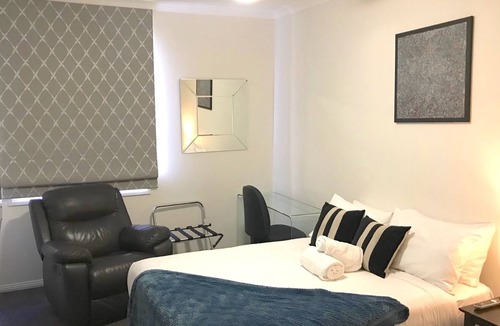 Rosanna House | StayCentral - Luxurious Mansion (Rosanna)