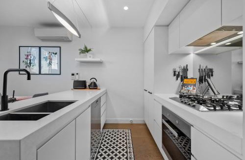 Northcote Apartment | StayCentral - Northcote Townhouse with Study