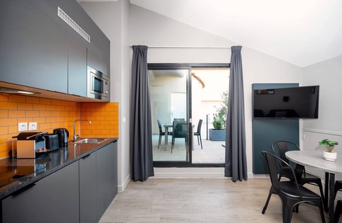 Les Grands Carmes Hotel | Staycity Aparthotels, Marseille, Centre Vieux Port