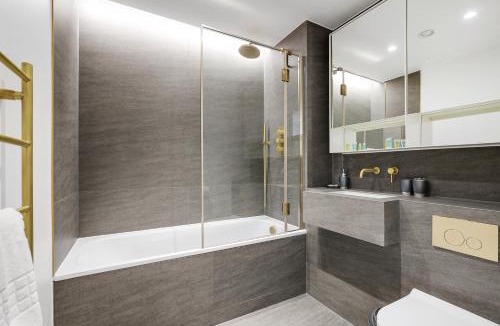 St. Pancras and Somers Town Apartment | StayCozy at Enclave King's Cross