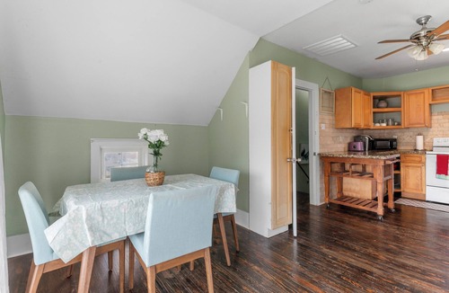 Sherman House | StayCozy: Walnut DowntownDelight