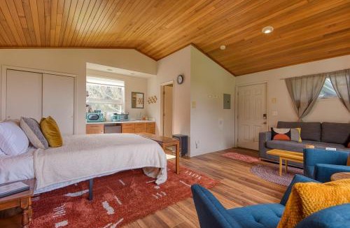 Coos Bay Hotel | #StayinMyDistrict Cape Arago Studio Suite