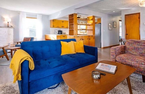 Vancouver House | #StayinMyDistrict Harney Heights