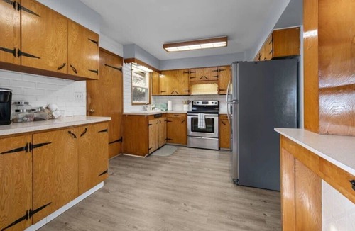 Vancouver House | #StayinMyDistrict Harney Heights