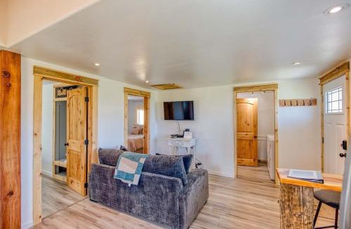 Lakeside House | #StayinMyDistrict Lakeside Cottage