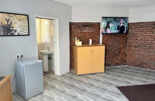 Bouvet Island House | Staylax - Hatfield bedsitter