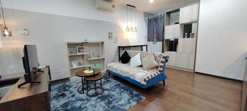Bandar Sri Permaisuri Apartment | StayNenjoy Queensville Studio