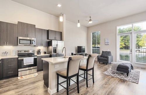 Richardson Apartment | StayOvr at Galatyn Park, Richardson|1BR