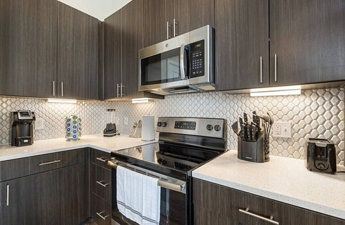 Richardson Apartment | StayOvr at Galatyn Park, Richardson|1BR