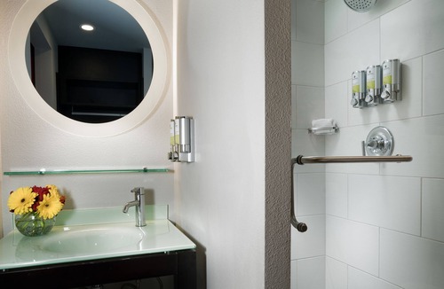 Belltown Hotel | Staypineapple, Hotel FIVE, Downtown Seattle