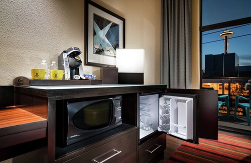 Lower Queen Anne Hotel | Staypineapple, The Maxwell Hotel, Seattle Center Seattle