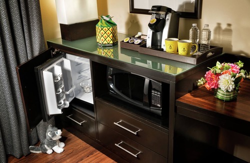 Lower Queen Anne Hotel | Staypineapple, The Maxwell Hotel, Seattle Center Seattle