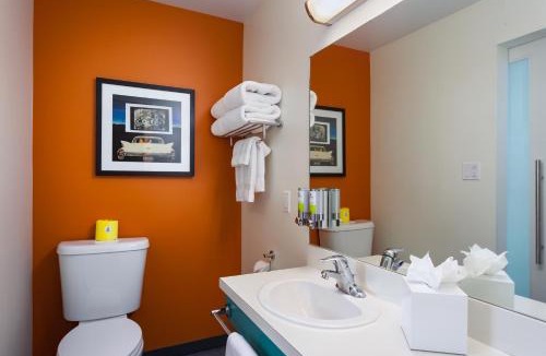 University District Hotel | Staypineapple, University Inn, University District Seattle