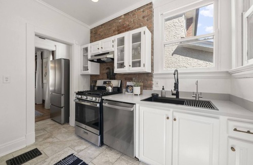 East Walnut HIlls House | StaySalutaris | Cincinnati